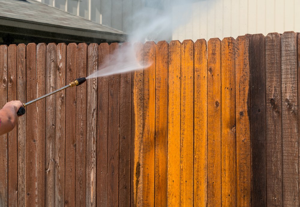 Dirt and Grime: 3 Signs You Need Professional Fence Power Washing